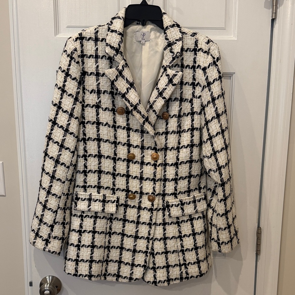 Chic Black and White Plaid Blazer